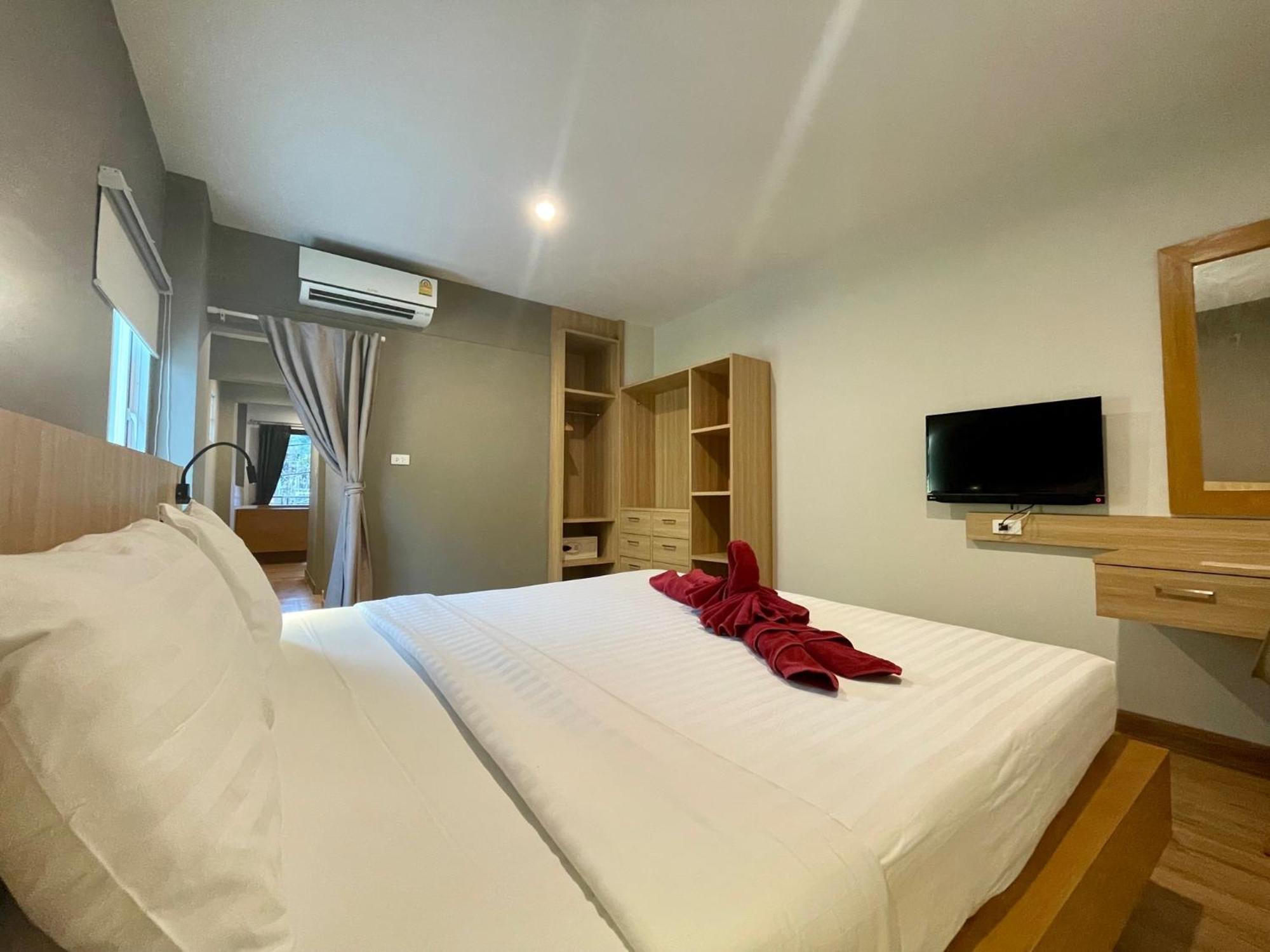Room Actually Service Apartment Karon Exteriör bild