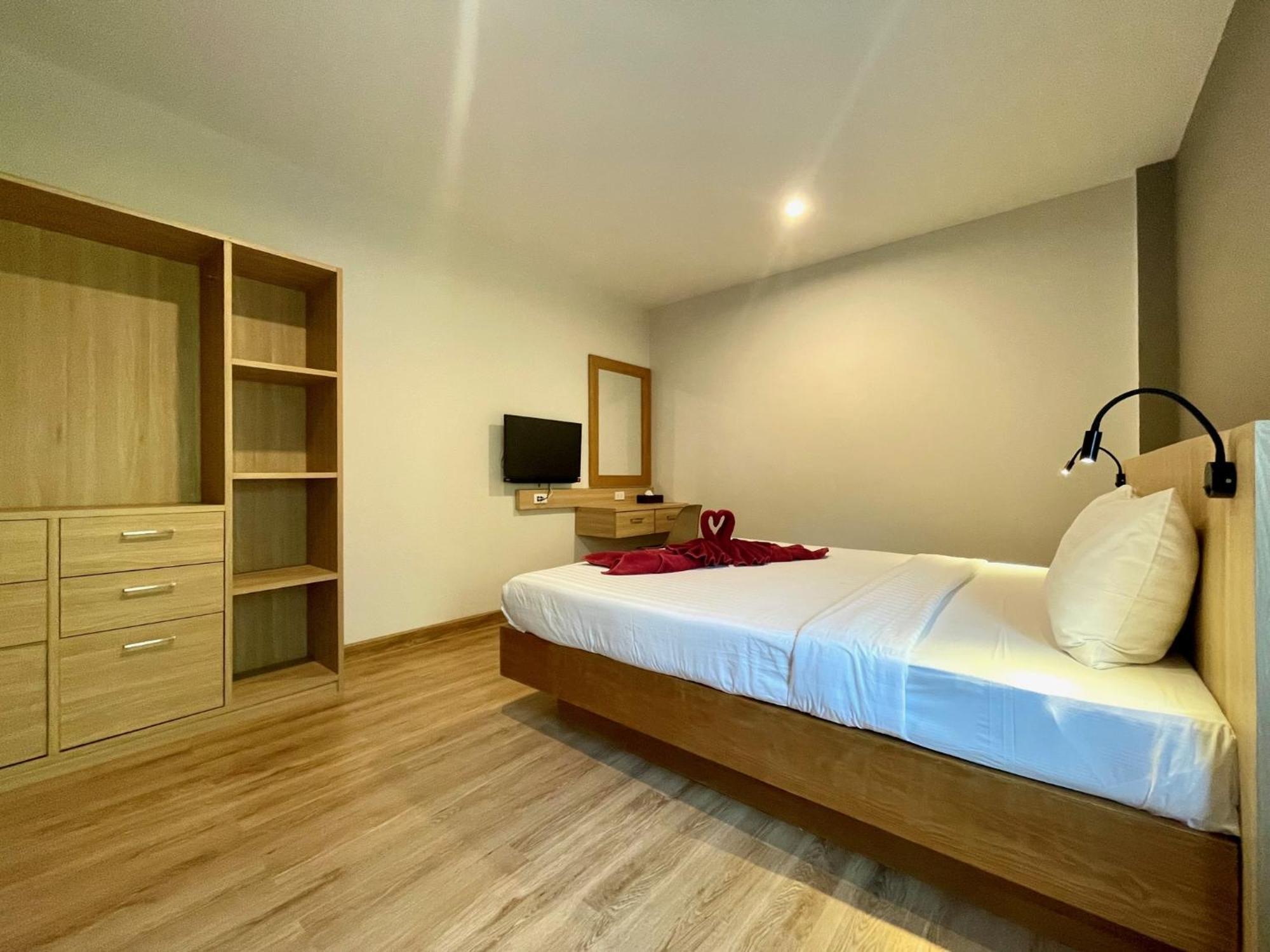 Room Actually Service Apartment Karon Exteriör bild