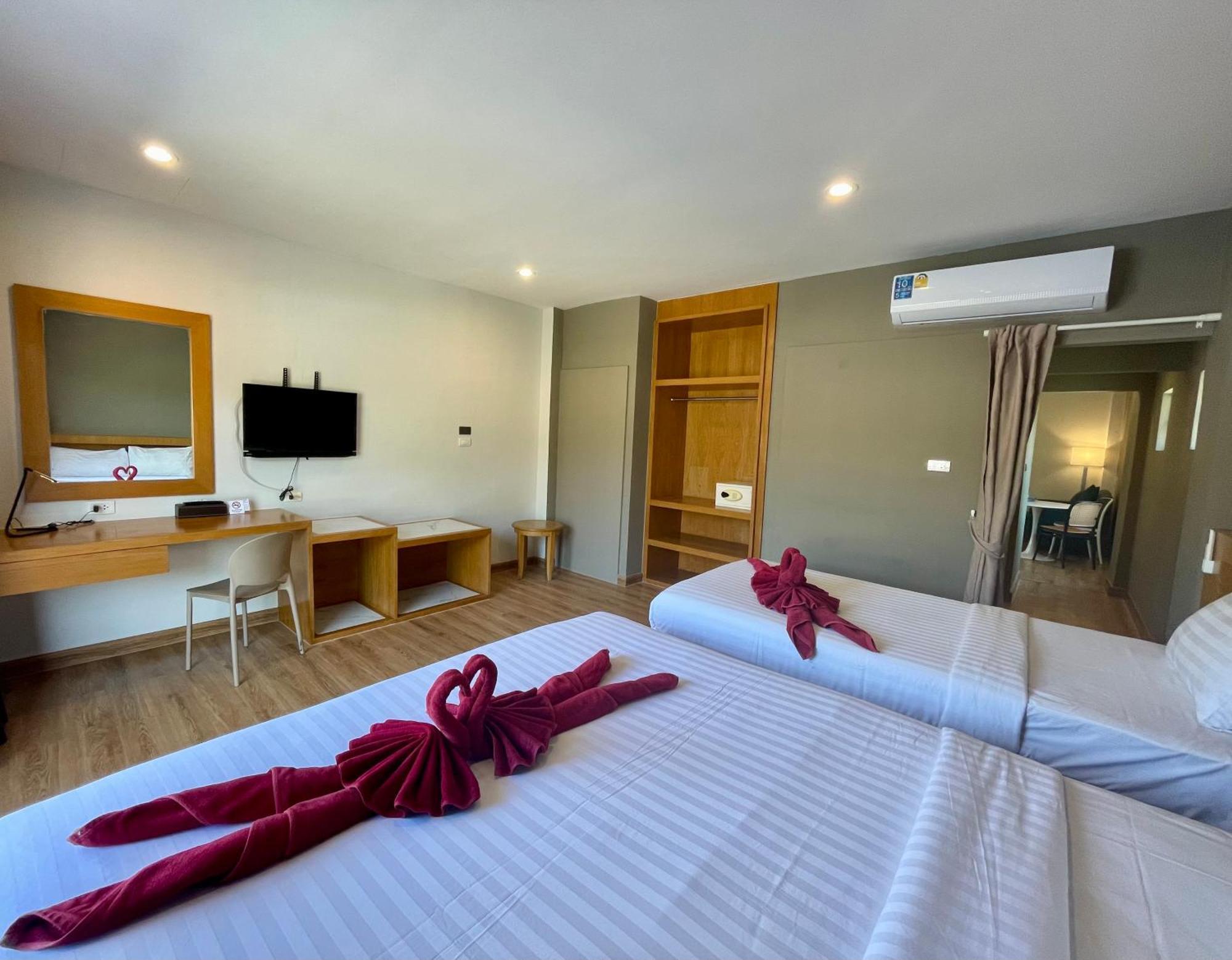 Room Actually Service Apartment Karon Exteriör bild